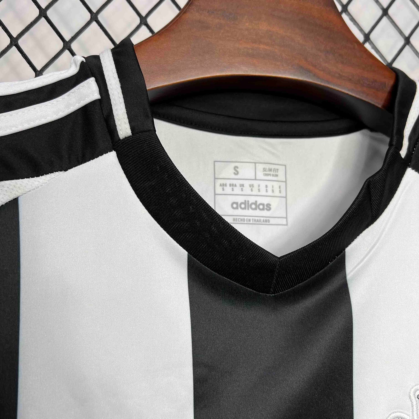 Maillot Domicile Newcastle 2024-2025