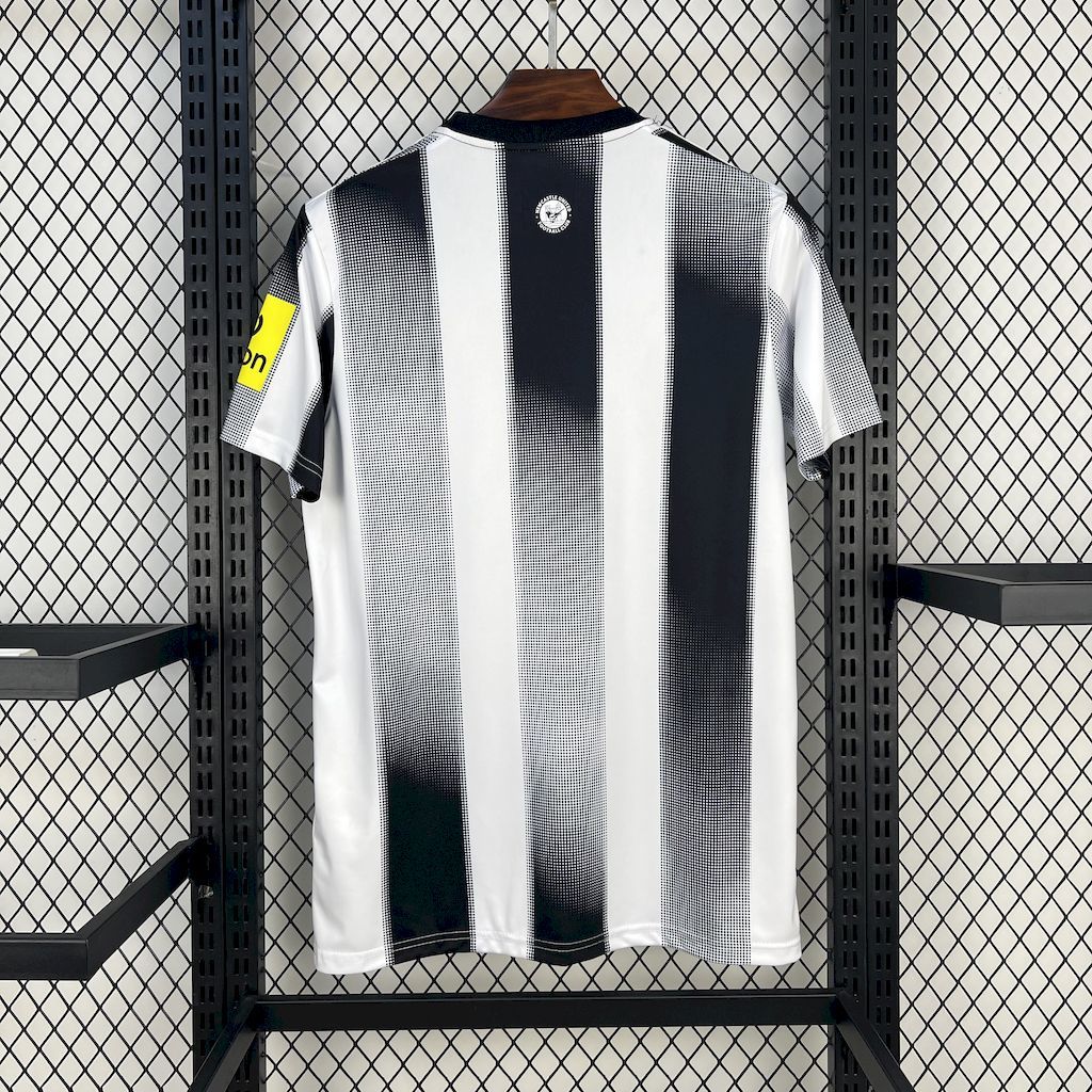 Maillot Domicile Newcastle 2025-2026
