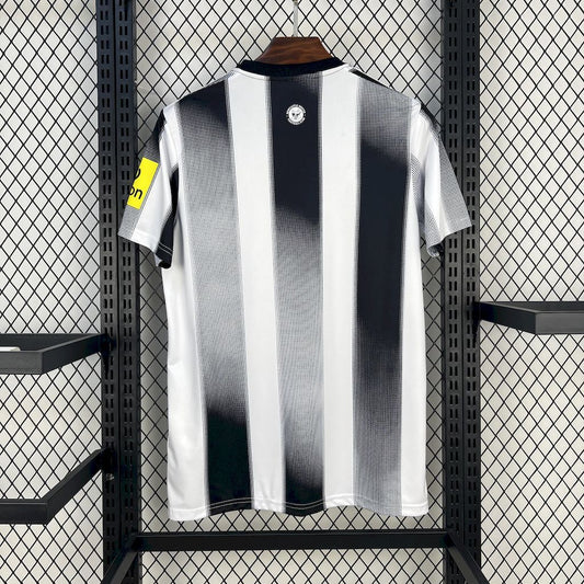 Maillot Domicile Newcastle 2025-2026