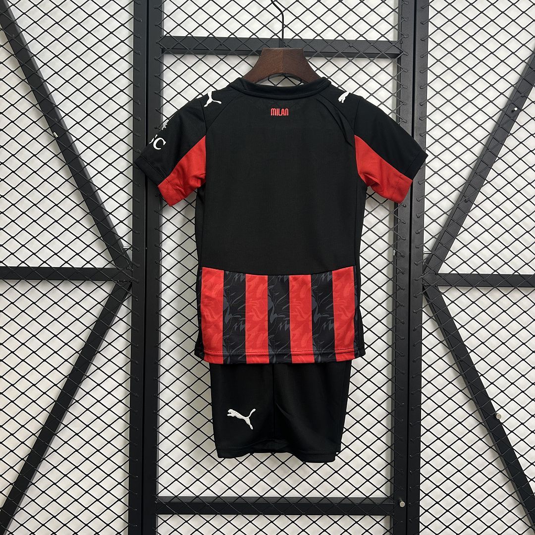 Ensemble AC Milan Domicile Enfant 2025-2026