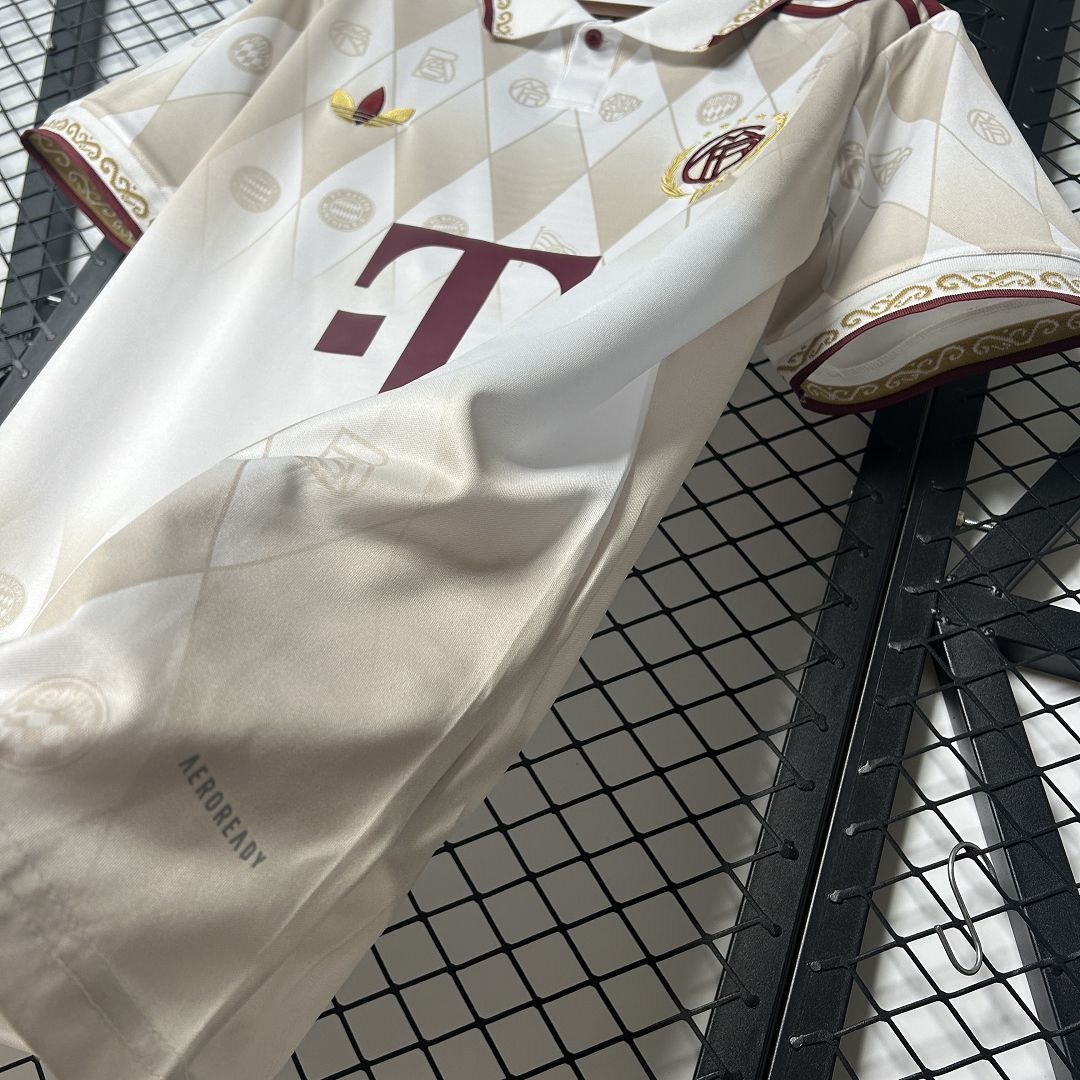 Maillot Edition Spéciale 125th Bayern Munich 2024-2025