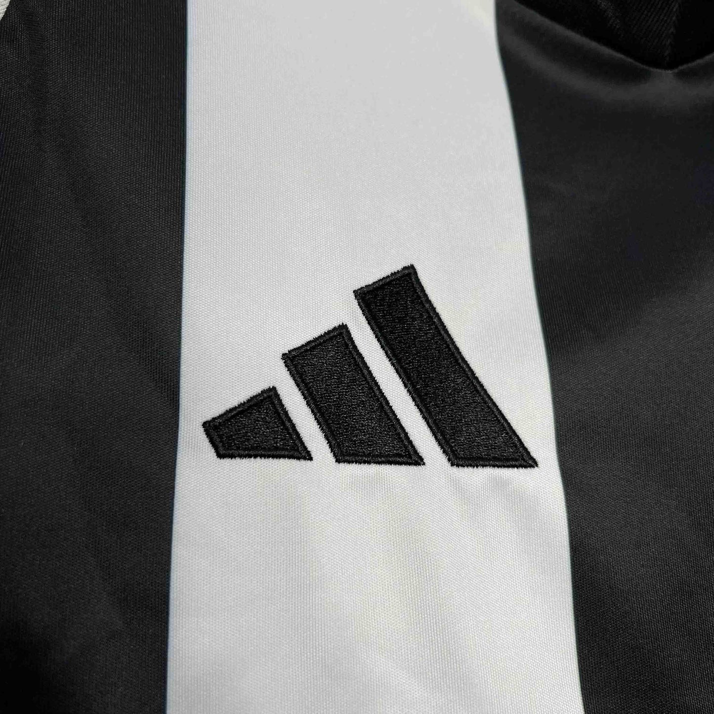 Maillot Domicile Newcastle 2024-2025