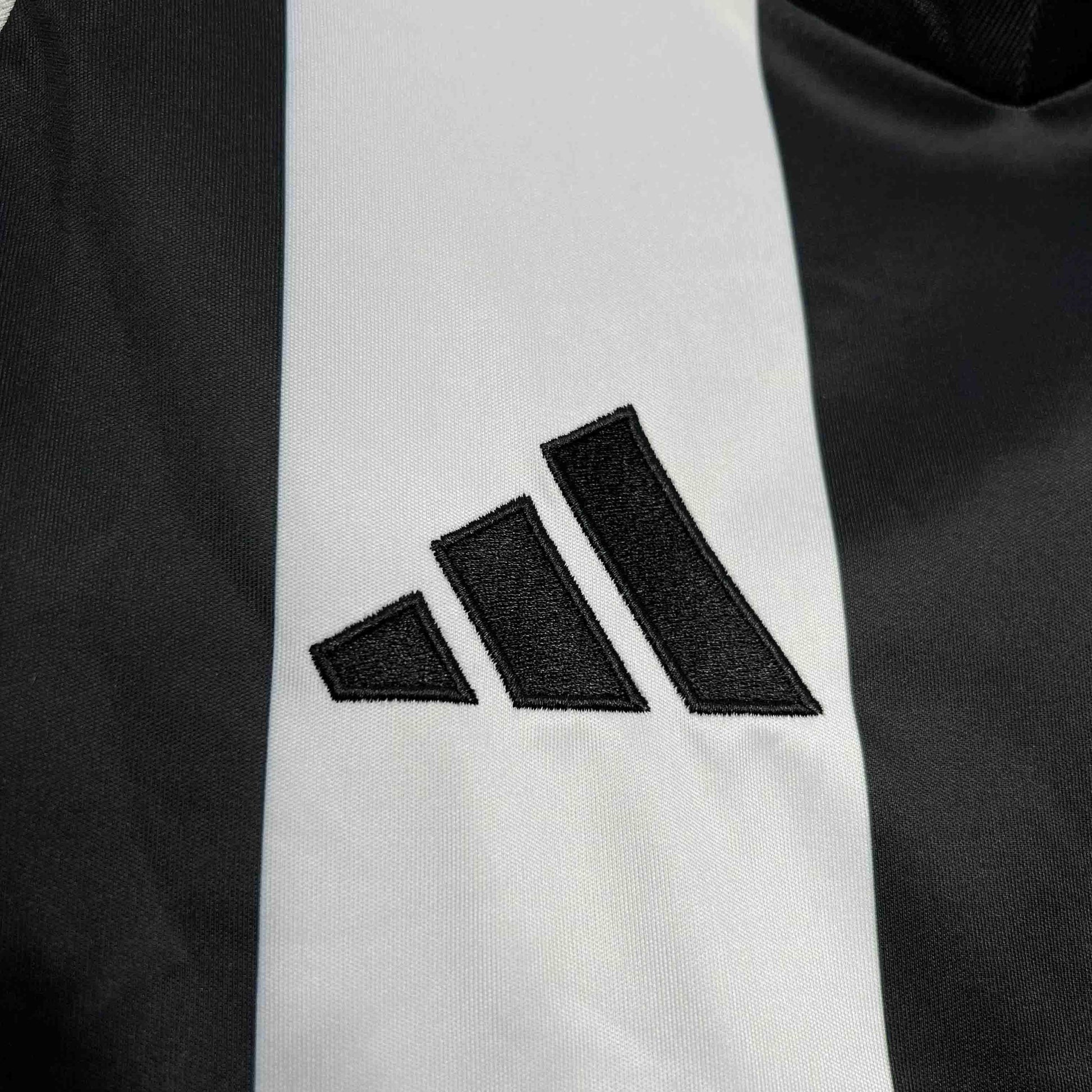 Maillot Domicile Newcastle 2024-2025