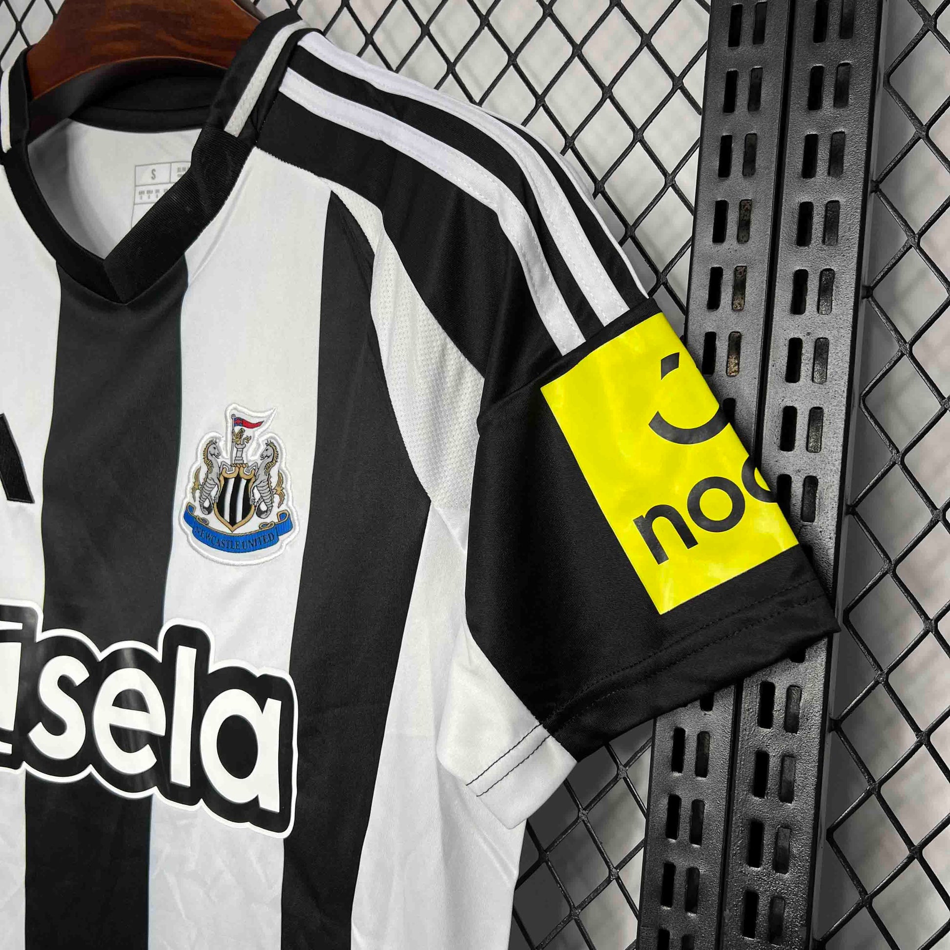 Maillot Domicile Newcastle 2024-2025