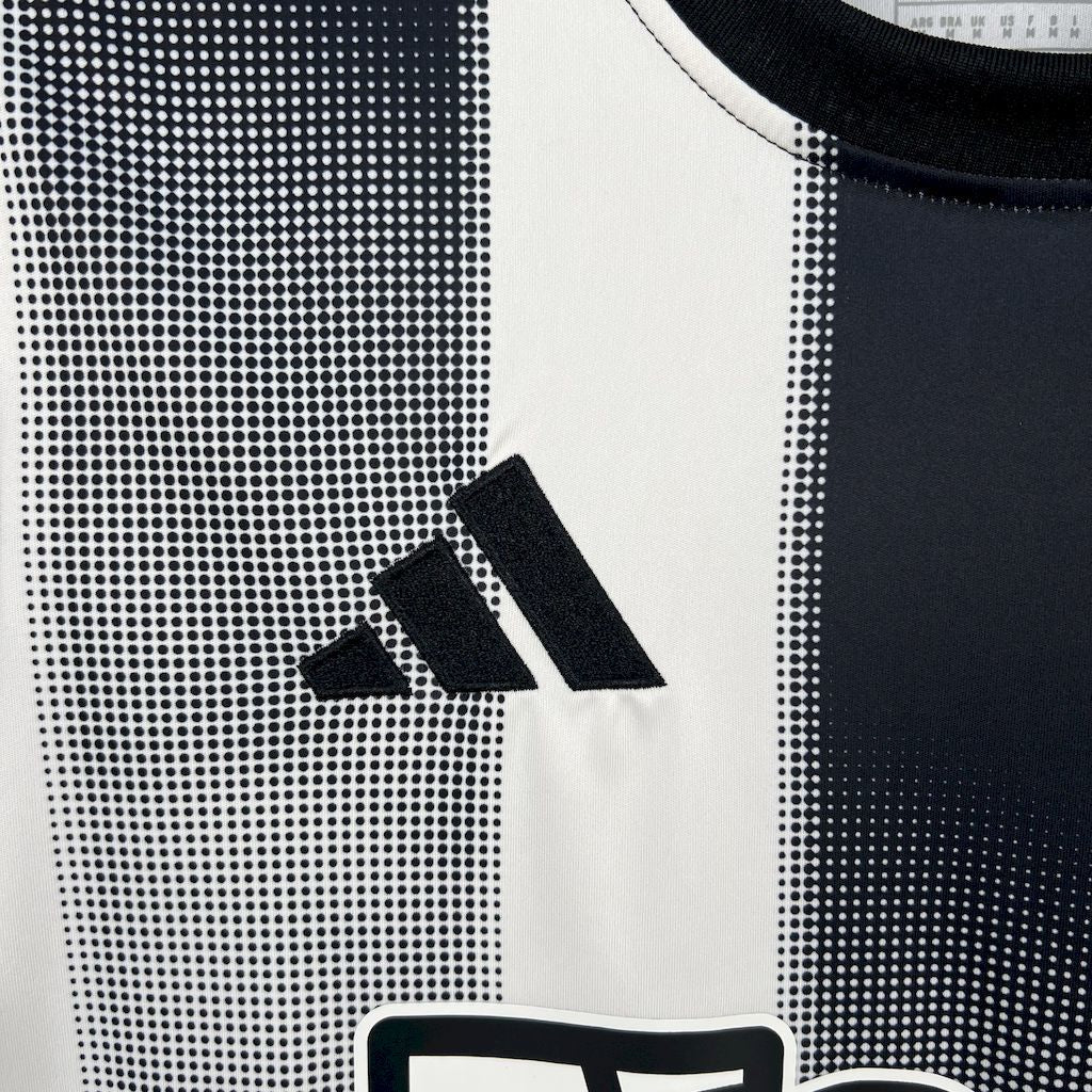 Maillot Domicile Newcastle 2025-2026