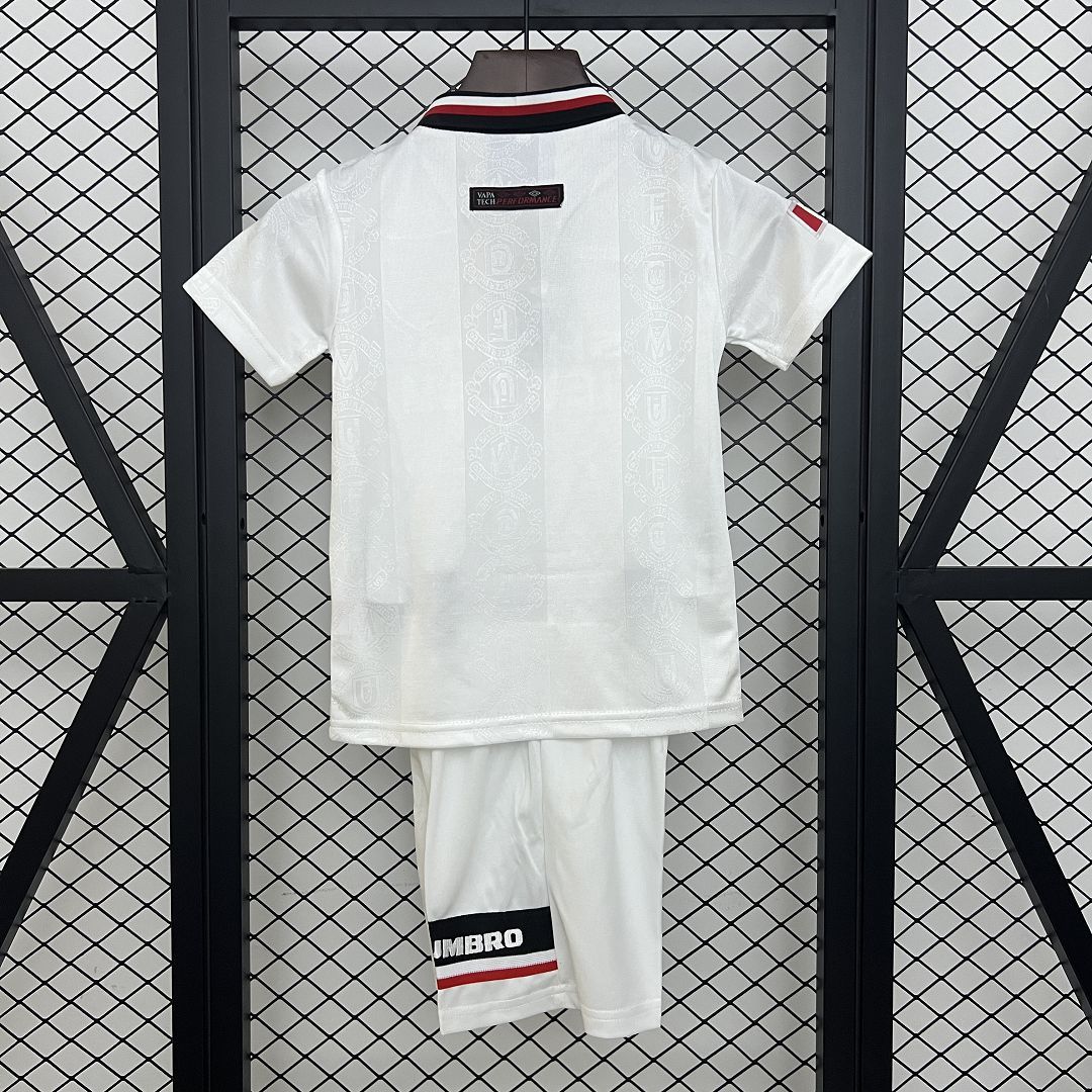 Ensemble Manchester United Exterieur Retro Enfant 1997-1998