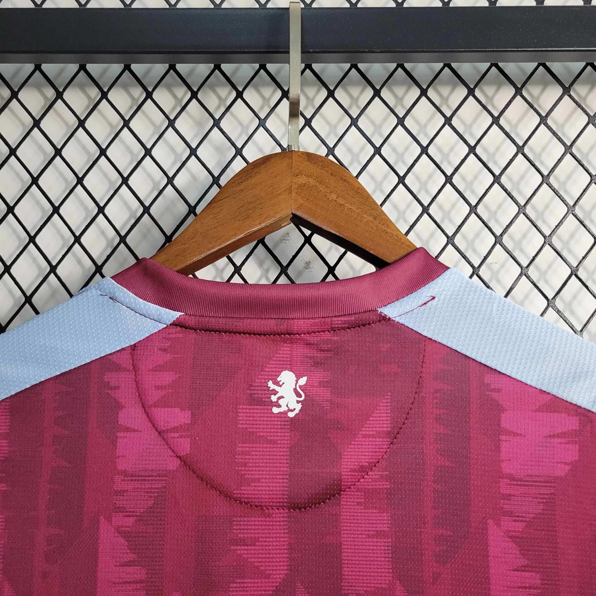 Maillot Domicile Aston Villa 2023-2024