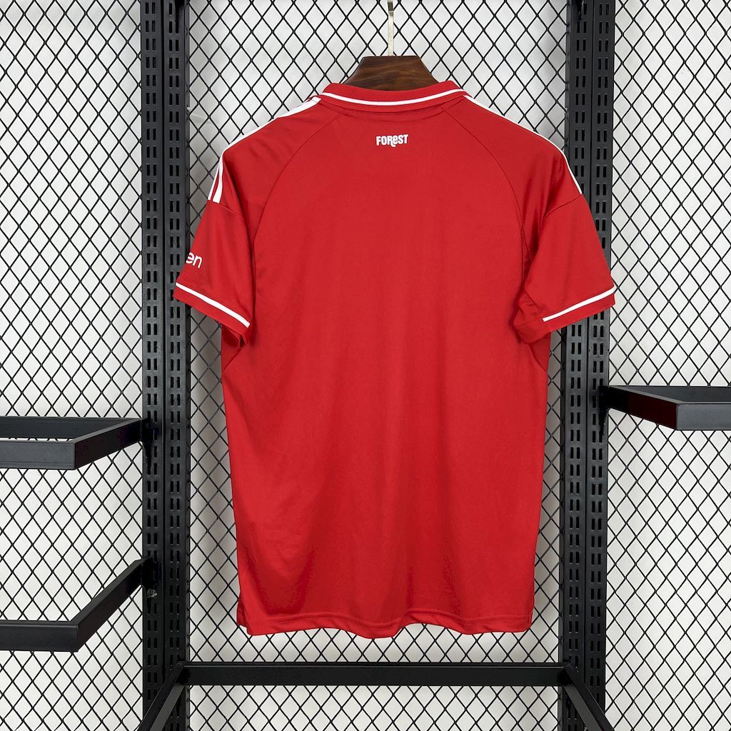 Maillot Domicile Nottingham Forest 2025-2026