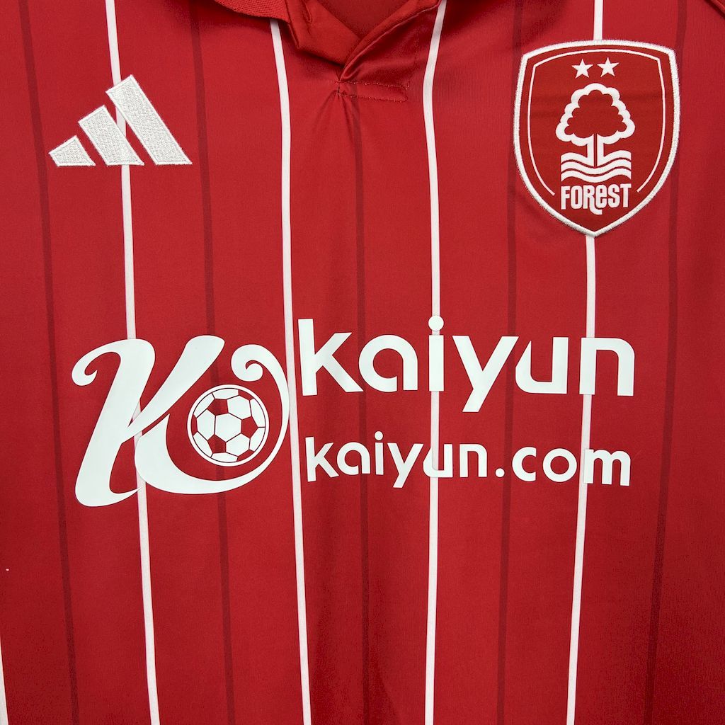 Maillot Domicile Nottingham Forest 2025-2026