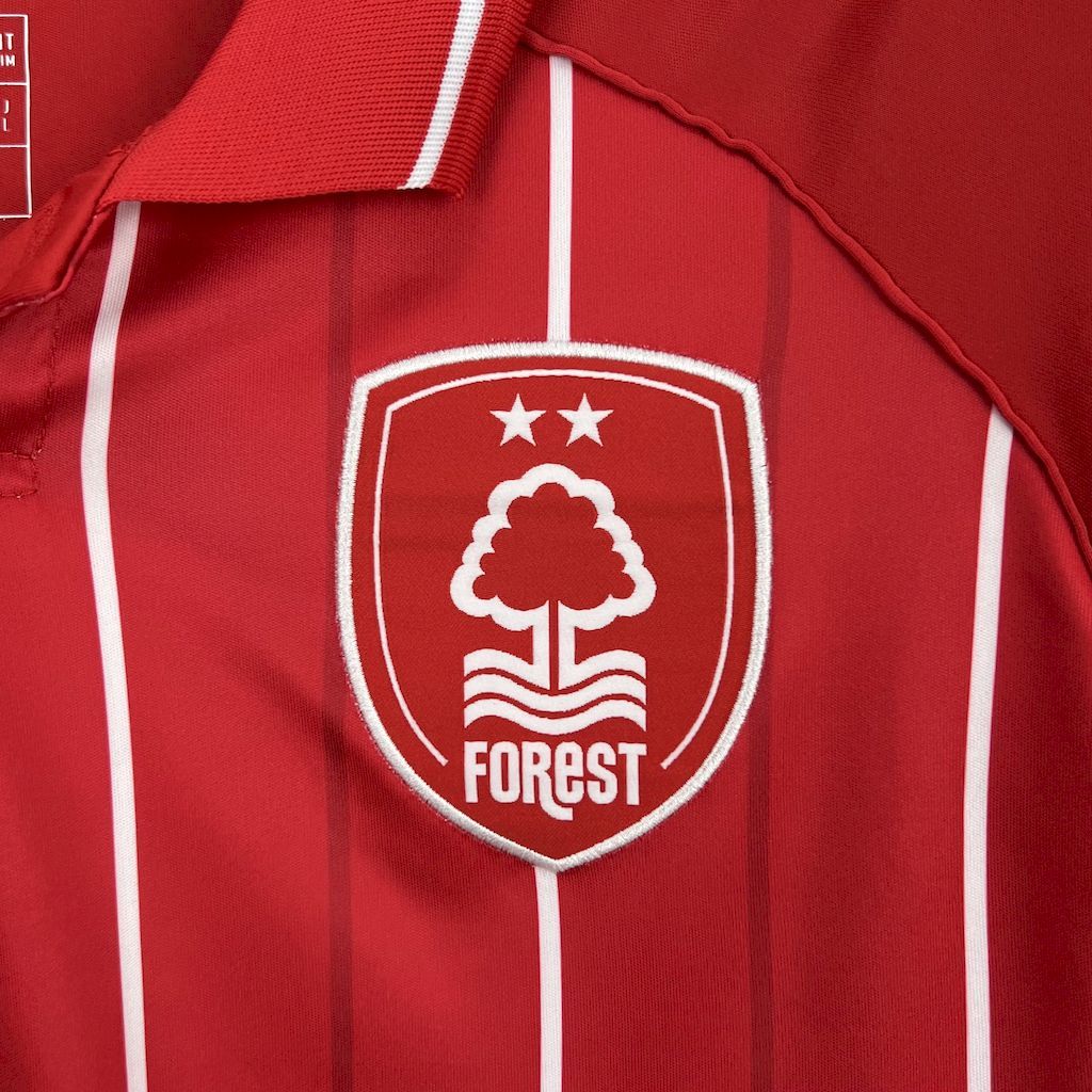 Maillot Domicile Nottingham Forest 2025-2026